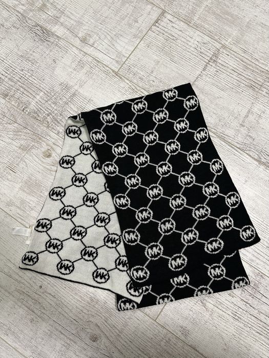 Шарф Michael Kors Monogram