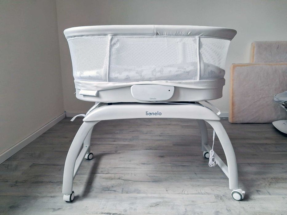 Łóżeczko-kołyska z wbudowaną wagą Lionelo Coral