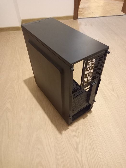 Obudowa komputerowa SilentiumPC RG1W Przeszklona