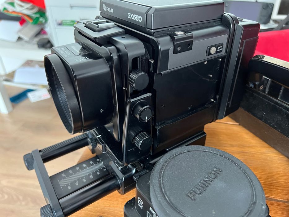 Aparat średnioformatowy Fuji GX 680, 135mm, 150mm, kaseta, walizka