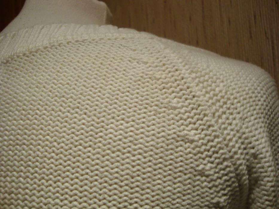 Camisola decotada de tricot branco da Mango