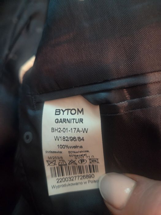 Garnitur marki BYTOM granatowy 182/96/84