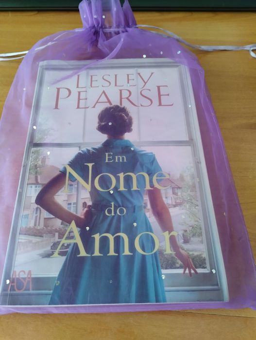 Livro Lesley pearse Em nome do amor. Como novo.