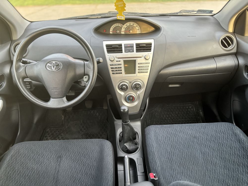 Toyota Yaris II sedan, 2007, LPG