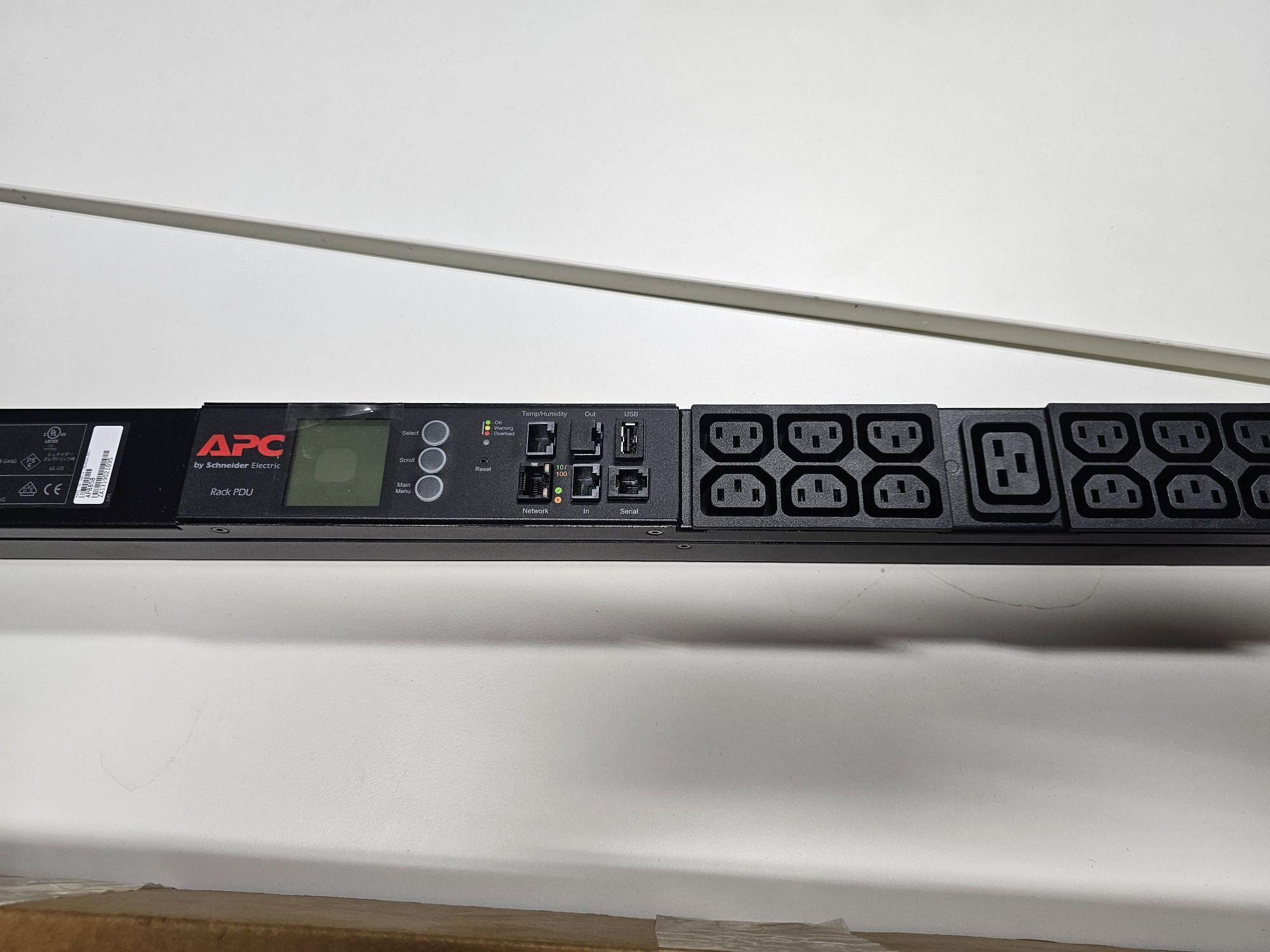 Listwa zasilająca. APC Rack PDU 2G AP8858
