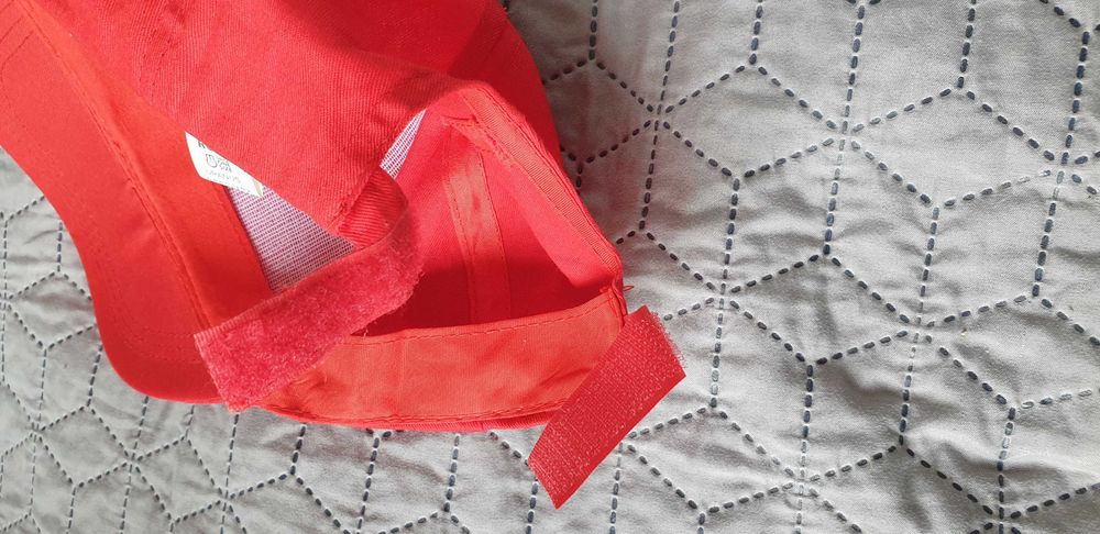 Czapka  damska z daszkiem  rozmiar 53