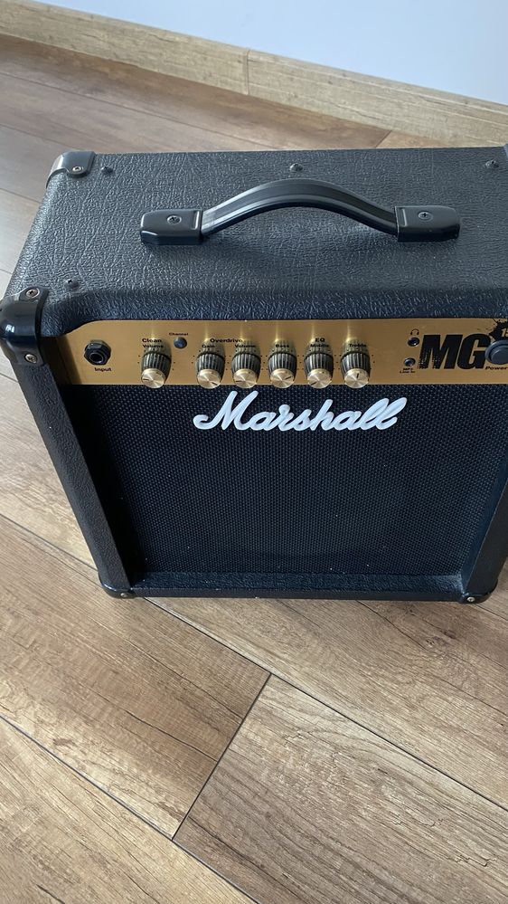 Epiphone SG + Marshall MG 15