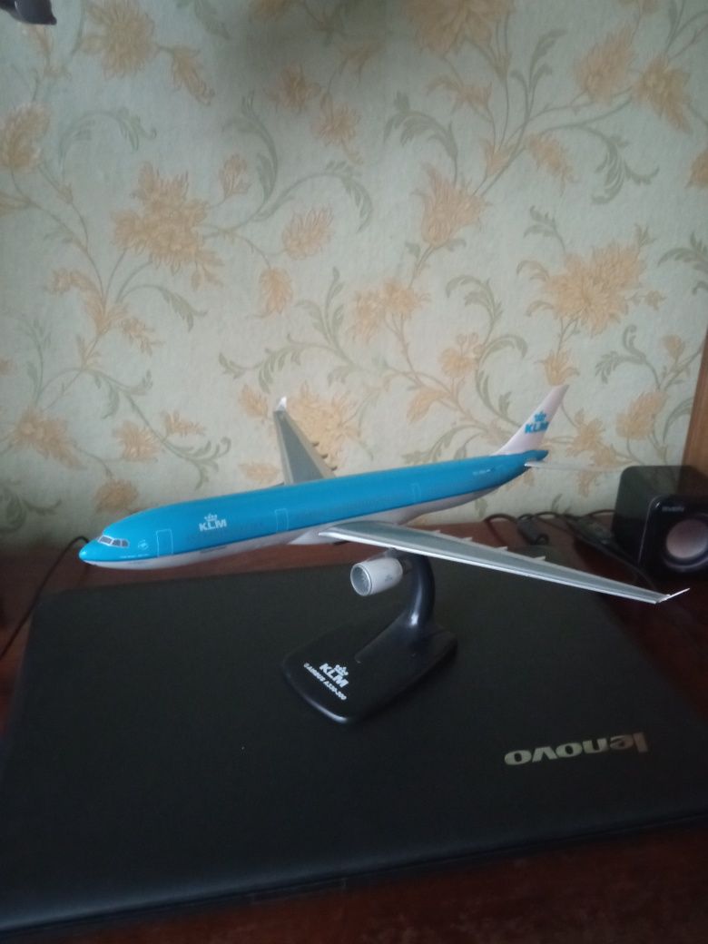 Модель самолёта KLM Airbus A330-300