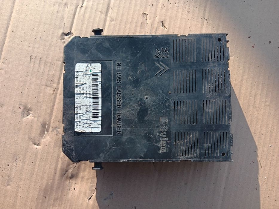 Peugeot 307 moduł UCH BSI skrzynka bezpieczników