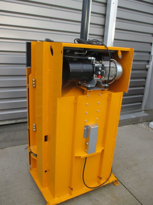 belownica prasa do makulatury foli BRAMIDAN B4