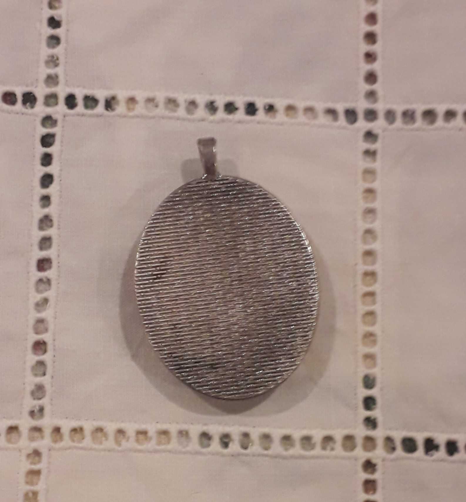 Medalha de flores, para pendurar em fio