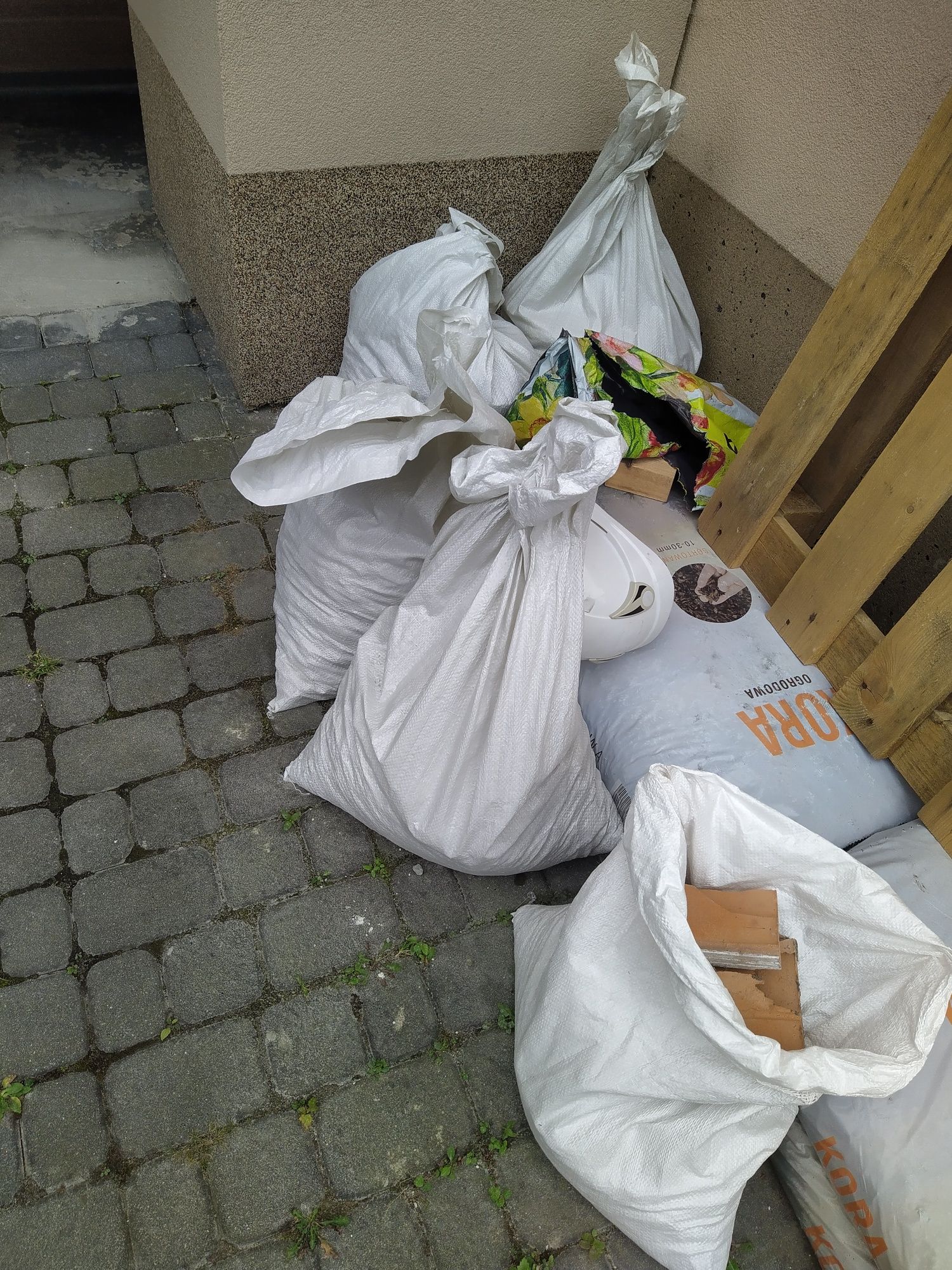 Gruz 5 workow tynk cegla + kilka plytek