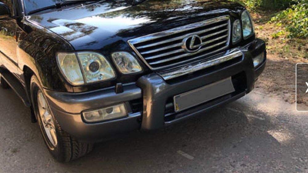 Накладка переднего бампера (губа) Lexus LX-470