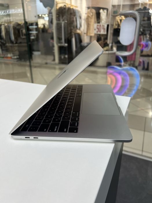 Ноутбук MacBook Pro 13” 2019 i5 8ОЗУ 256GB SSD стан  9,5/10 #77871