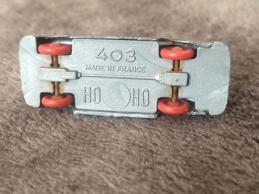 Stary model makieta H0 HO Peugeot 403 made in France