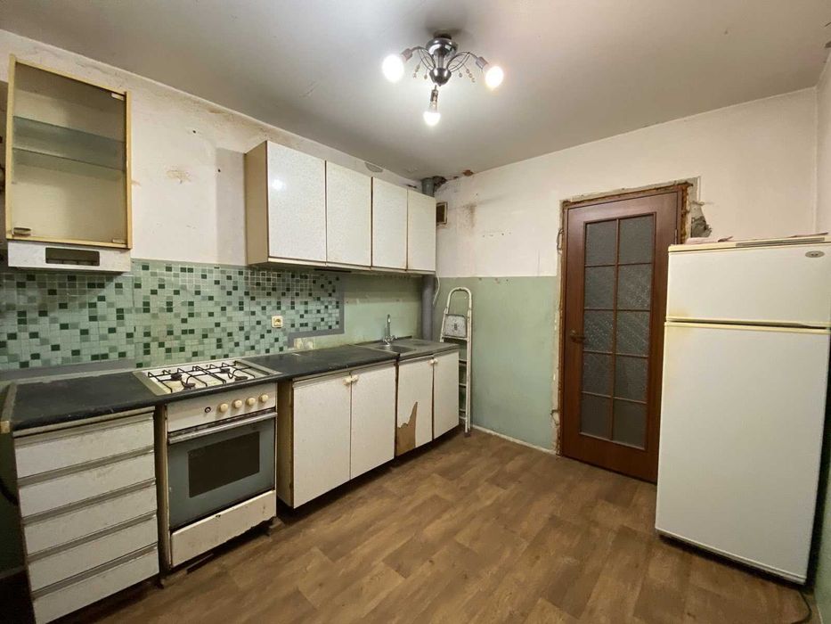 Продаж 3-кімнатної квартири на Таїрова по вул проспект Небесної Сотні