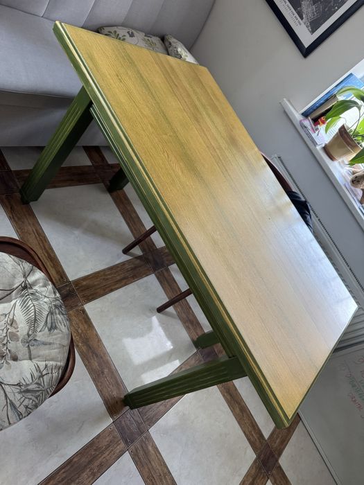 Стол обеденный - твердых пород, ручная работа