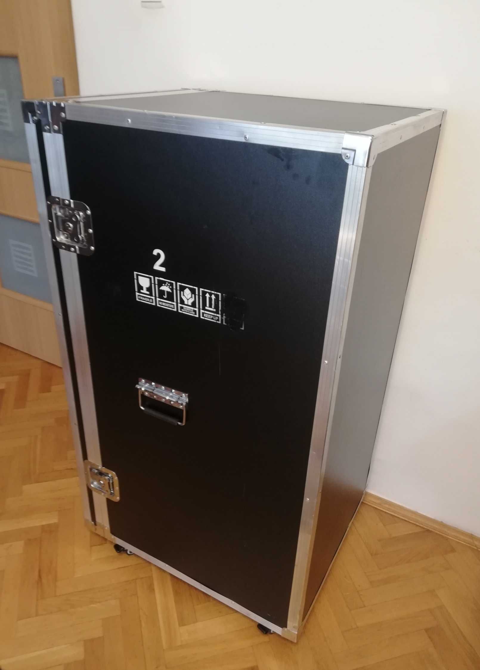 Skrzynia transportowa typu flightcase - do osprzętu muzycznego