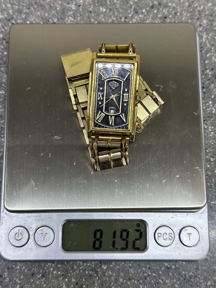 Продам золотые часы Смарагд