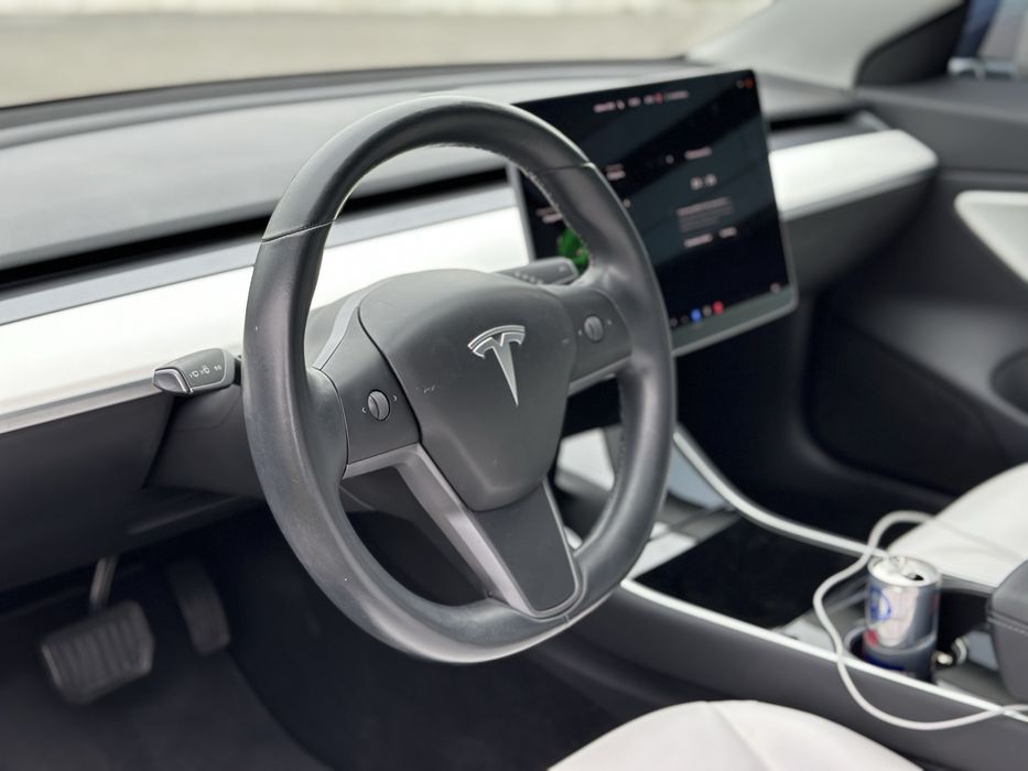 Оренда авто Tesla 3/аренда авто/авто в аренду/аренда машины