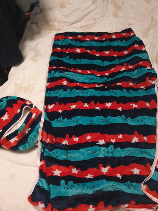 продам подушку в автомобіль