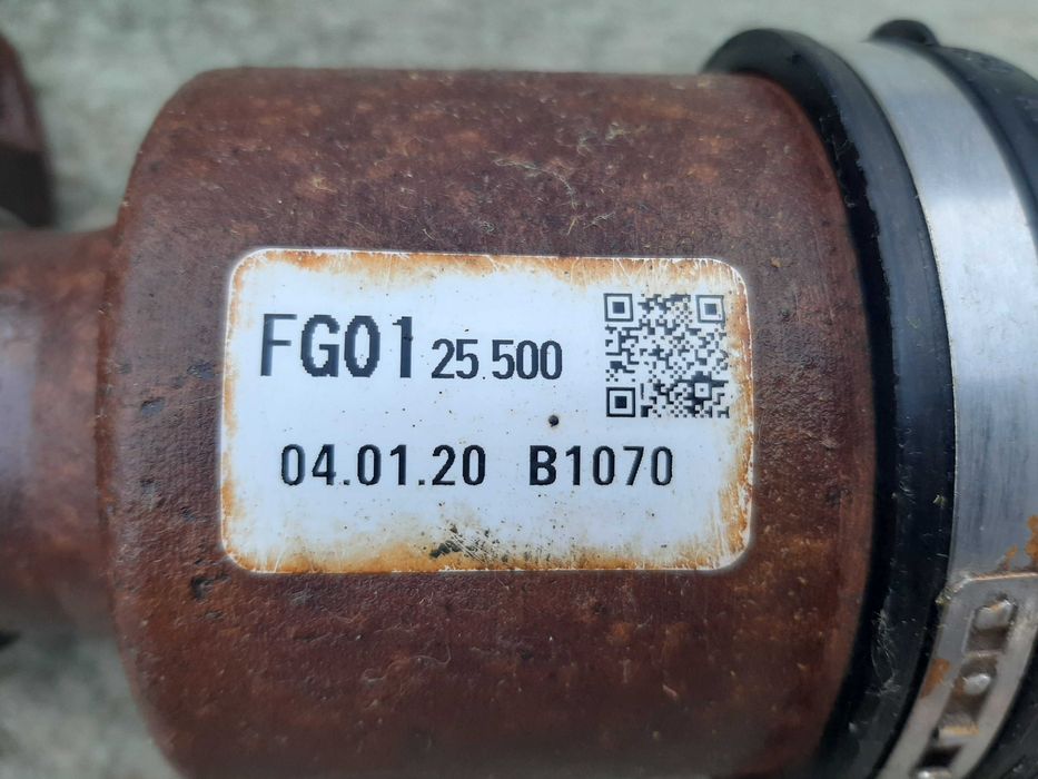 Полуось привод шрус прaва Mazda 3 BK (03-08)