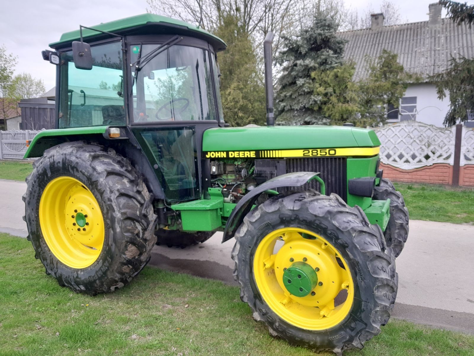 Ciągnik John Deere 2850