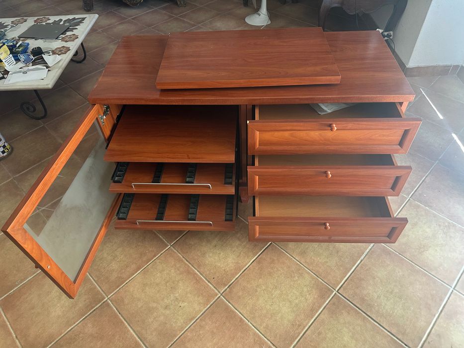 Móvel com base de Televisão