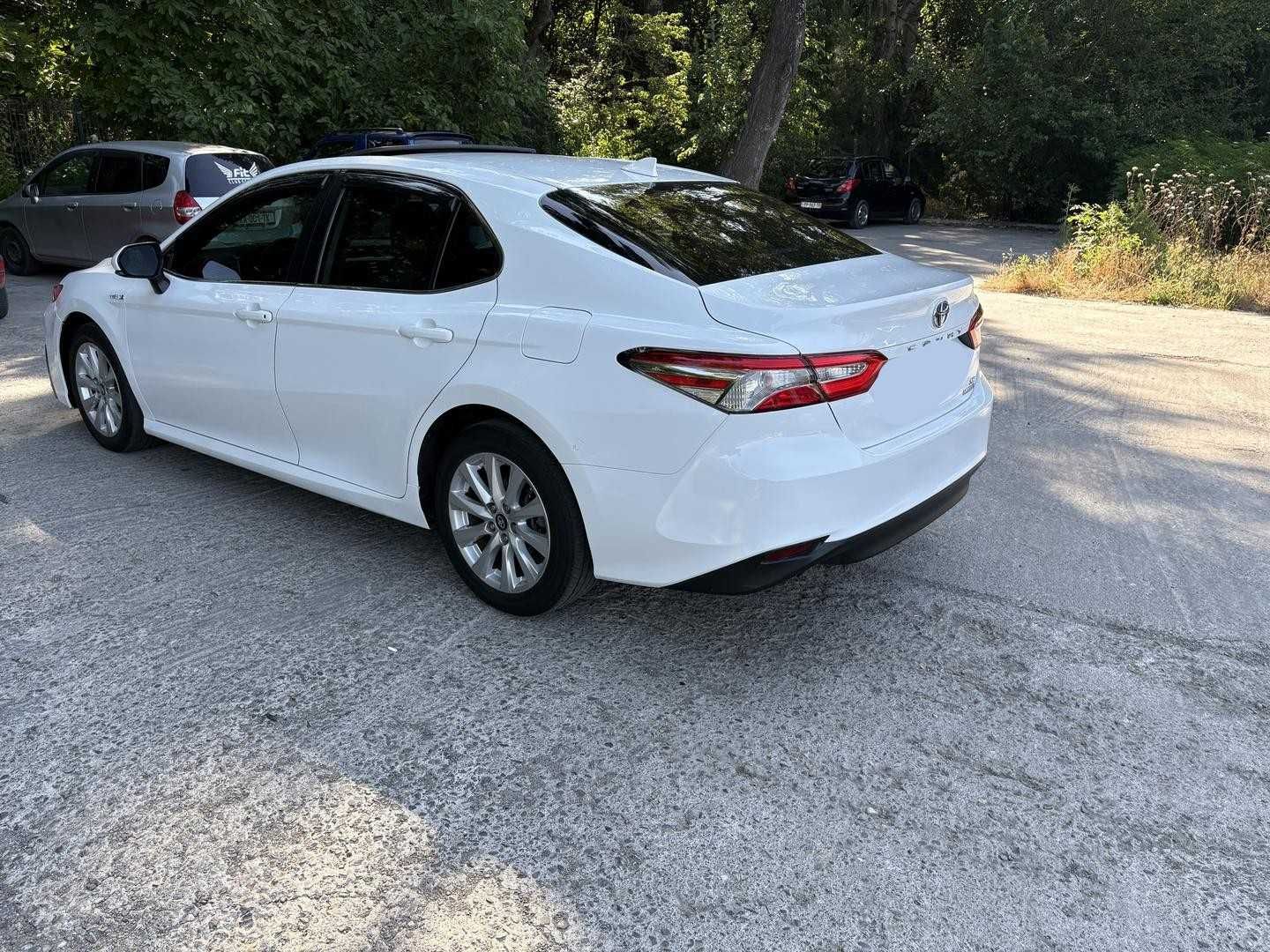 Toyota Camry 2019 2.5 гібрид