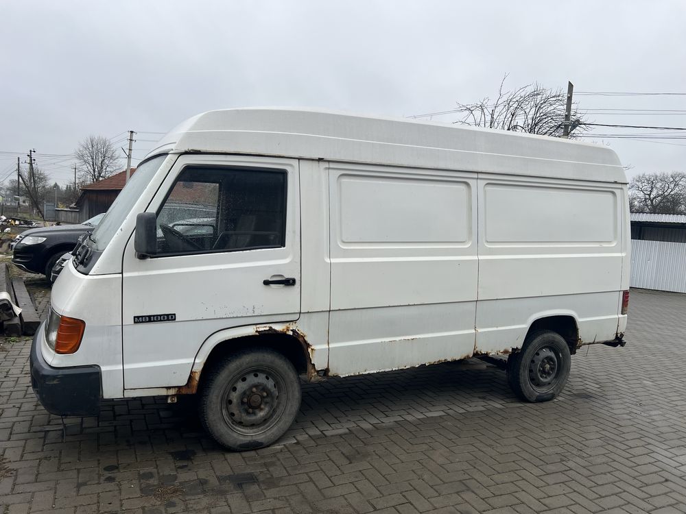 Продаж автомобіля MB-100