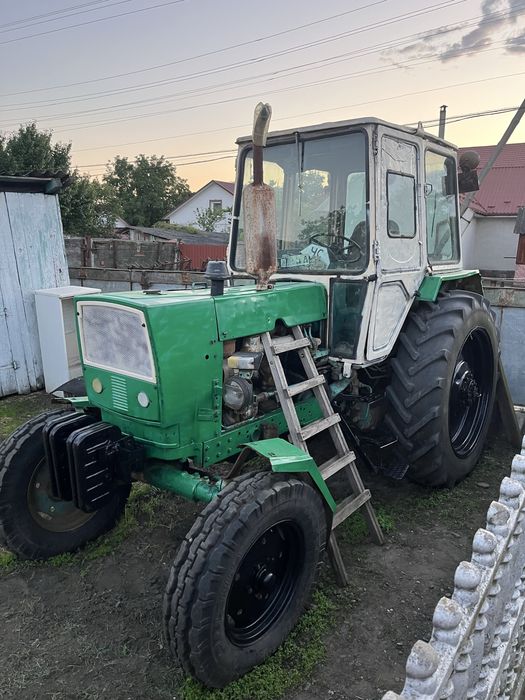 Трактор ЮМЗ 6 з прицепом, культиватором і марком