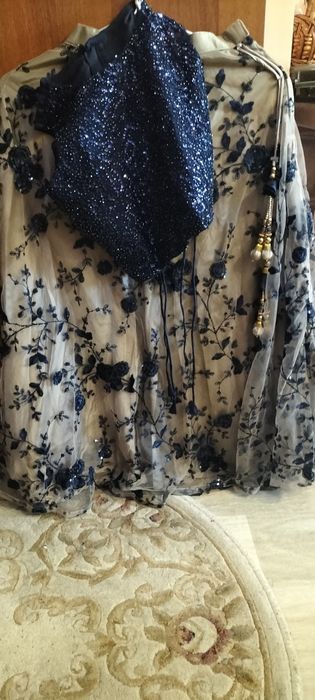 Гарна сукня для дівчинки