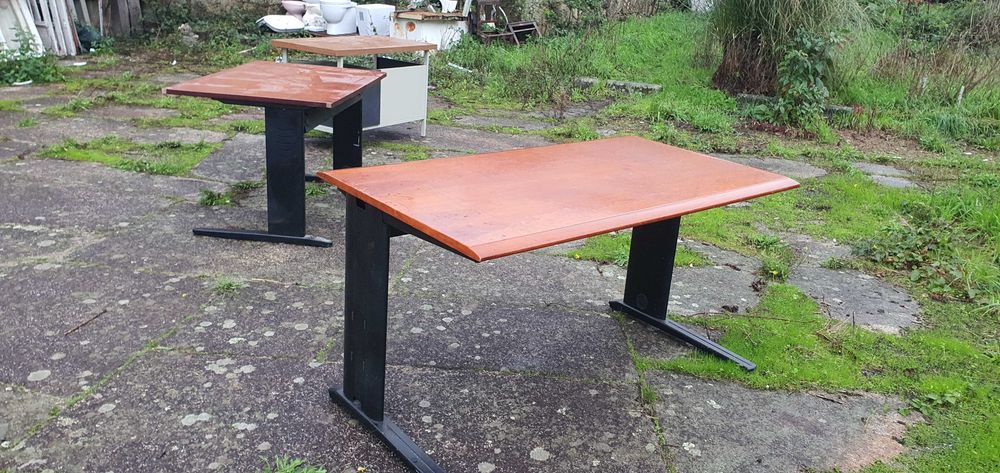 secretária como nova com tampo em madeira