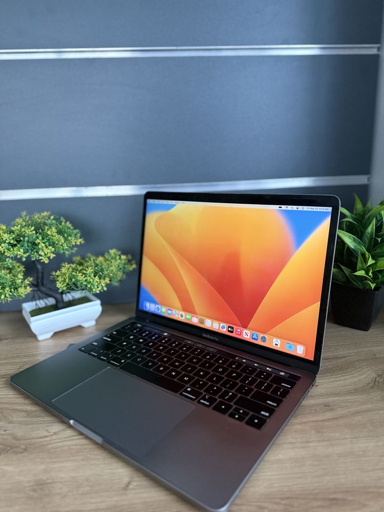MacBook Pro 2018 13" i7 / 16Gb RAM 256 Gb SSD
