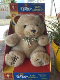 Urso de peluche - brinquedo