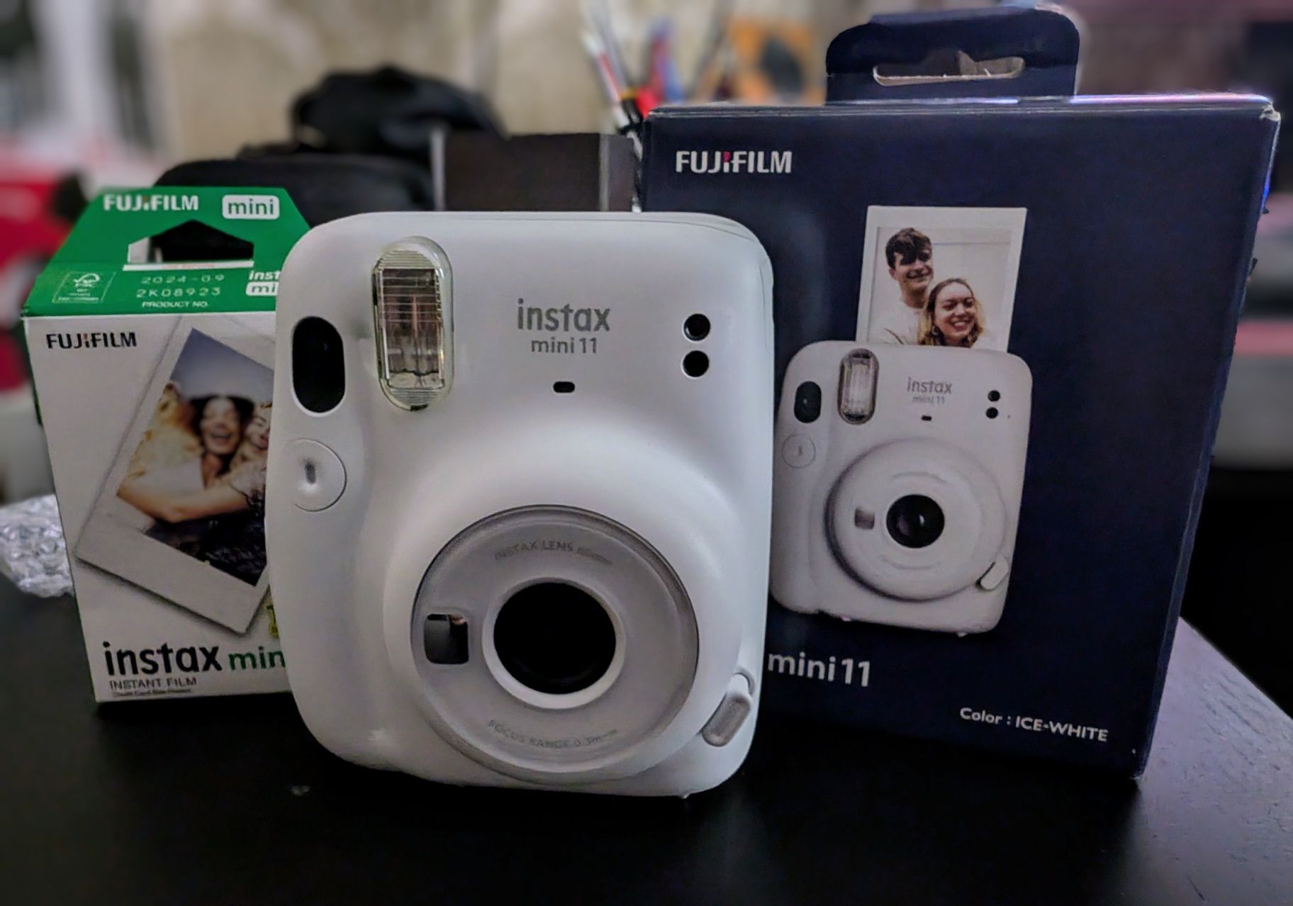 Câmara Instax Mini 11 NOVA + Pack 20 fotos