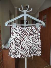 Asymetryczna mini spódniczka zebra Bershka S