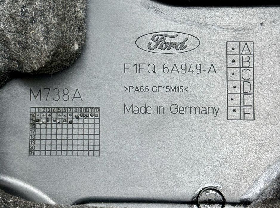 Ford Focus MK3 górna osłona pokrywa silnika