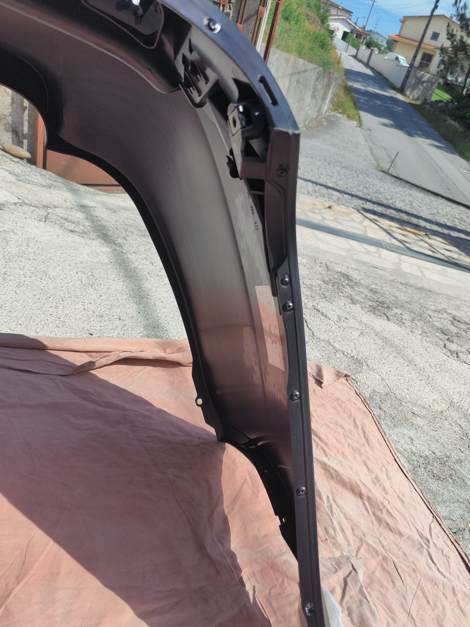 BMW E60 - Para-choques Novo
