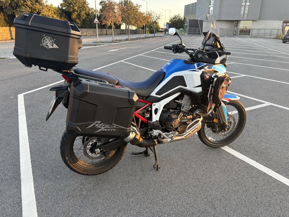 Honda Africa Twin 1100 Dct ( Full extras )