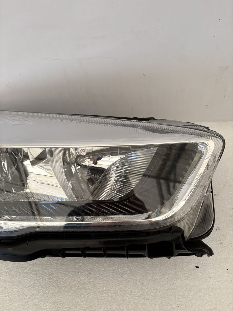 Ford Escape lift 17- lampa prawy przód prawa przednia USA