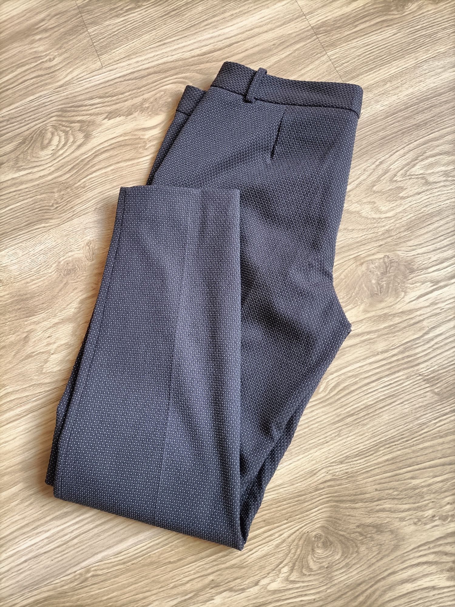 Nowe Eleganckie Brązowe spodnie w kropki na kant M/38 Zara