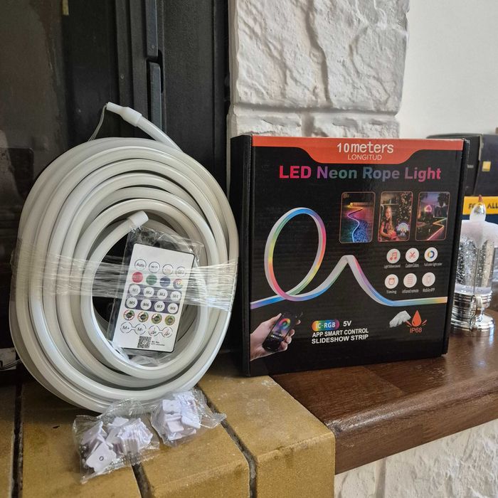 Гнучка LED неонова стрічка 10 м з керуванням зі смартфона та пульта.