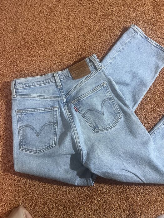 Прямі блакитні джинси levis