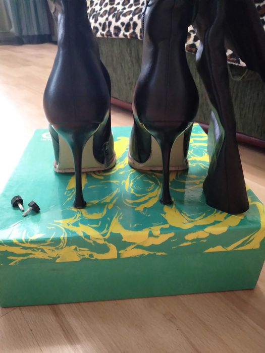 Кожаные демисезонные сапожки