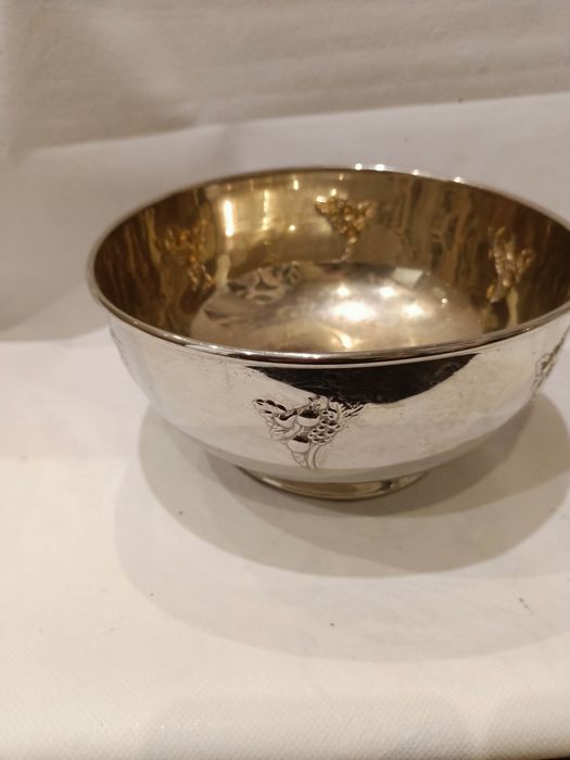 Piękna posrebrzana misa
