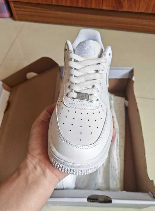 Nike Air Force 1 Low '07 White Rozmiar 40