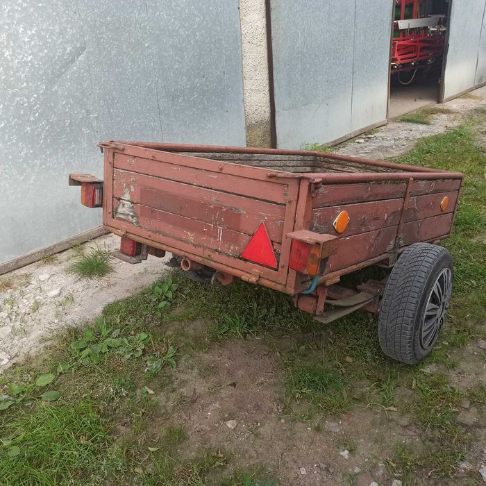 Przyczepka samochodowa lekka jednoosiowa solidna resory
