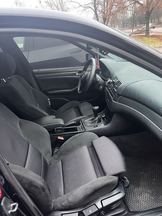 Продам машину BMW e46 318i