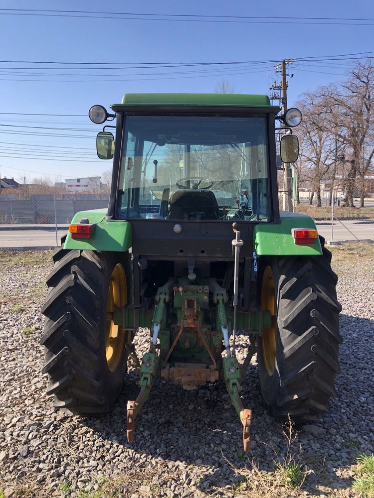 Трактор John Deere 3640